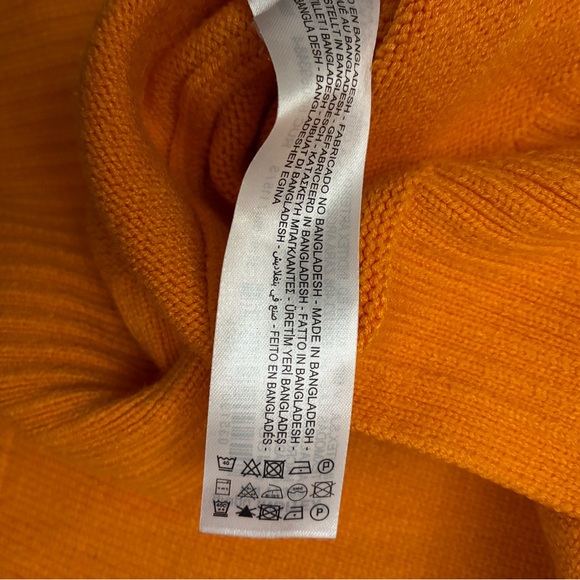 Orange crew neck knit sweater, size small - Picture 6 of 6